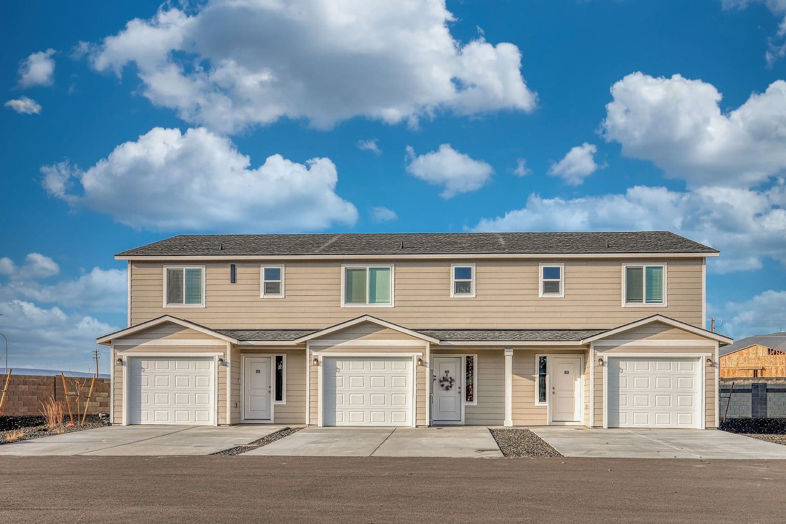 1 MONTH FREE ON A 12 MONTH LEASE! 32 of 59