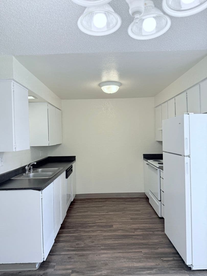Amberbrook Townhomes 11 of 12
