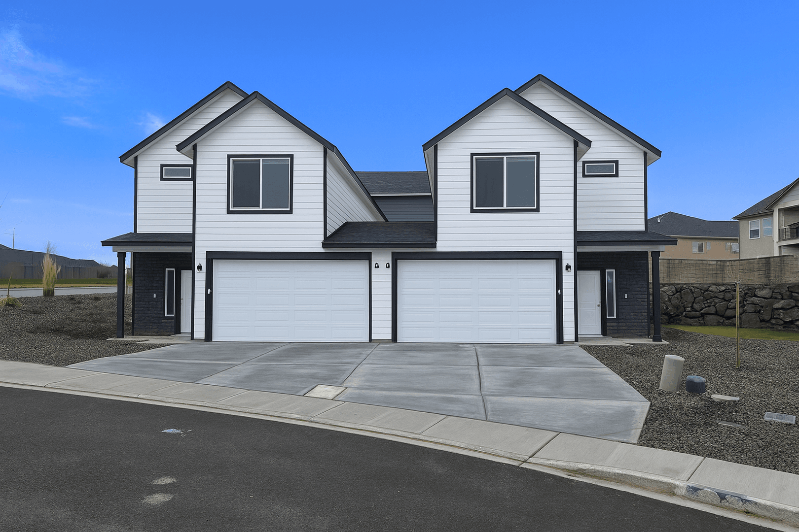 1 month FREE! BRAND NEW Townhome in the Desirable Southridge Area! 2 of 29