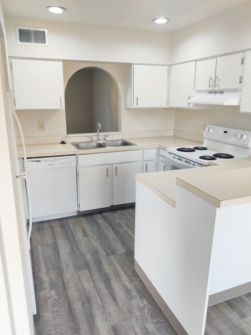 Pepper Tree Village Apartments 6 of 22