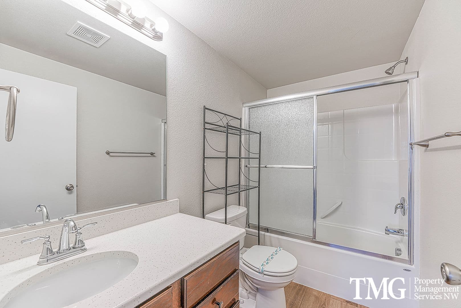 1 MONTH FREE ON A 12 MONTH LEASE! AFFORDABLE 3 BEDROOM, FULLY REMODELED! 11 of 25