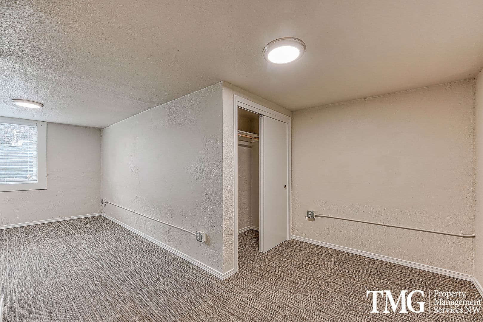 1 MONTH FREE ON A 12 MONTH LEASE! AFFORDABLE 3 BEDROOM, FULLY REMODELED! 15 of 25