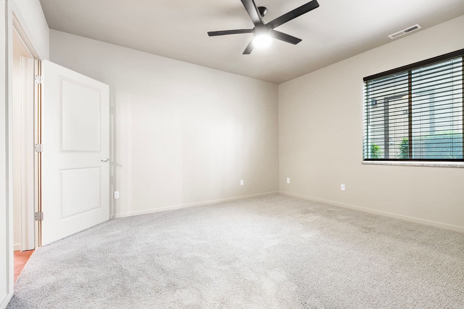 One Lake Place (OLP) 14 of 25