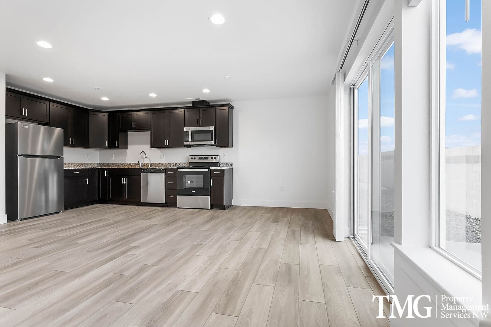 1 MONTH FREE ON A 12 MONTH LEASE! 36 of 59