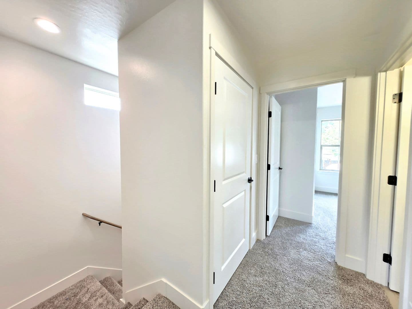 $1,000 OFF FIRST MONTH'S RENT!! 6 of 16