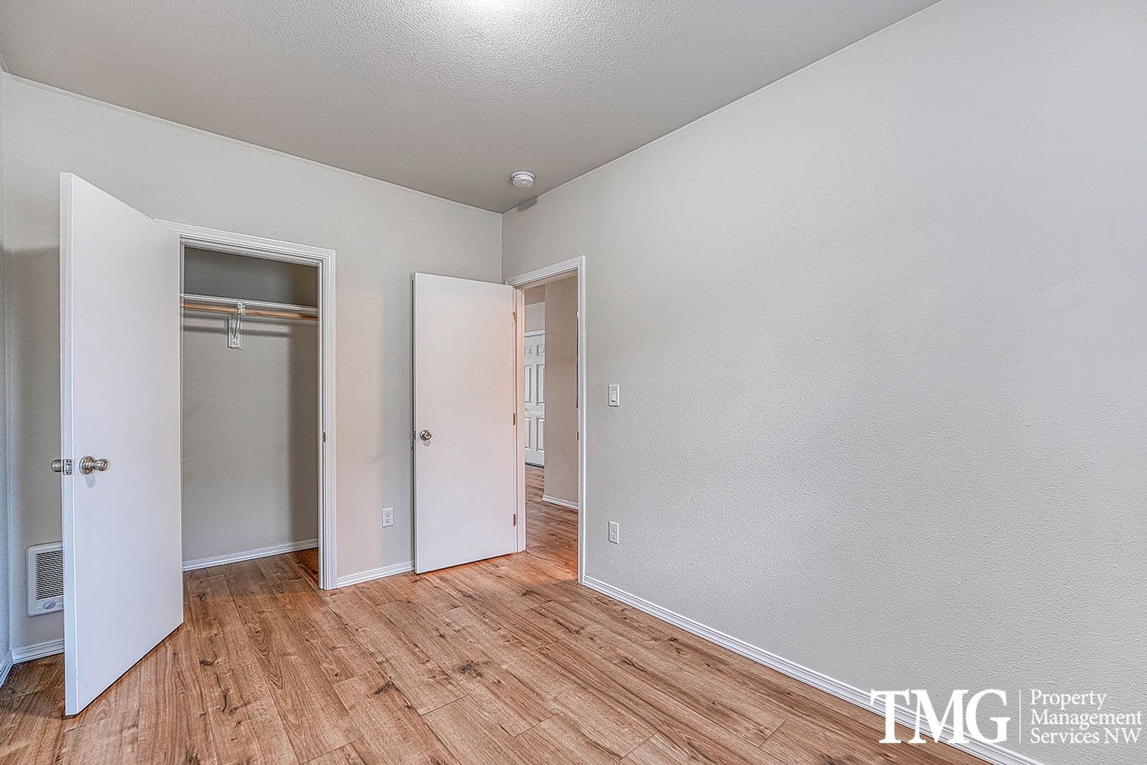 1 MONTH FREE ON A 12 MONTH LEASE! AFFORDABLE 3 BEDROOM, FULLY REMODELED! 12 of 25
