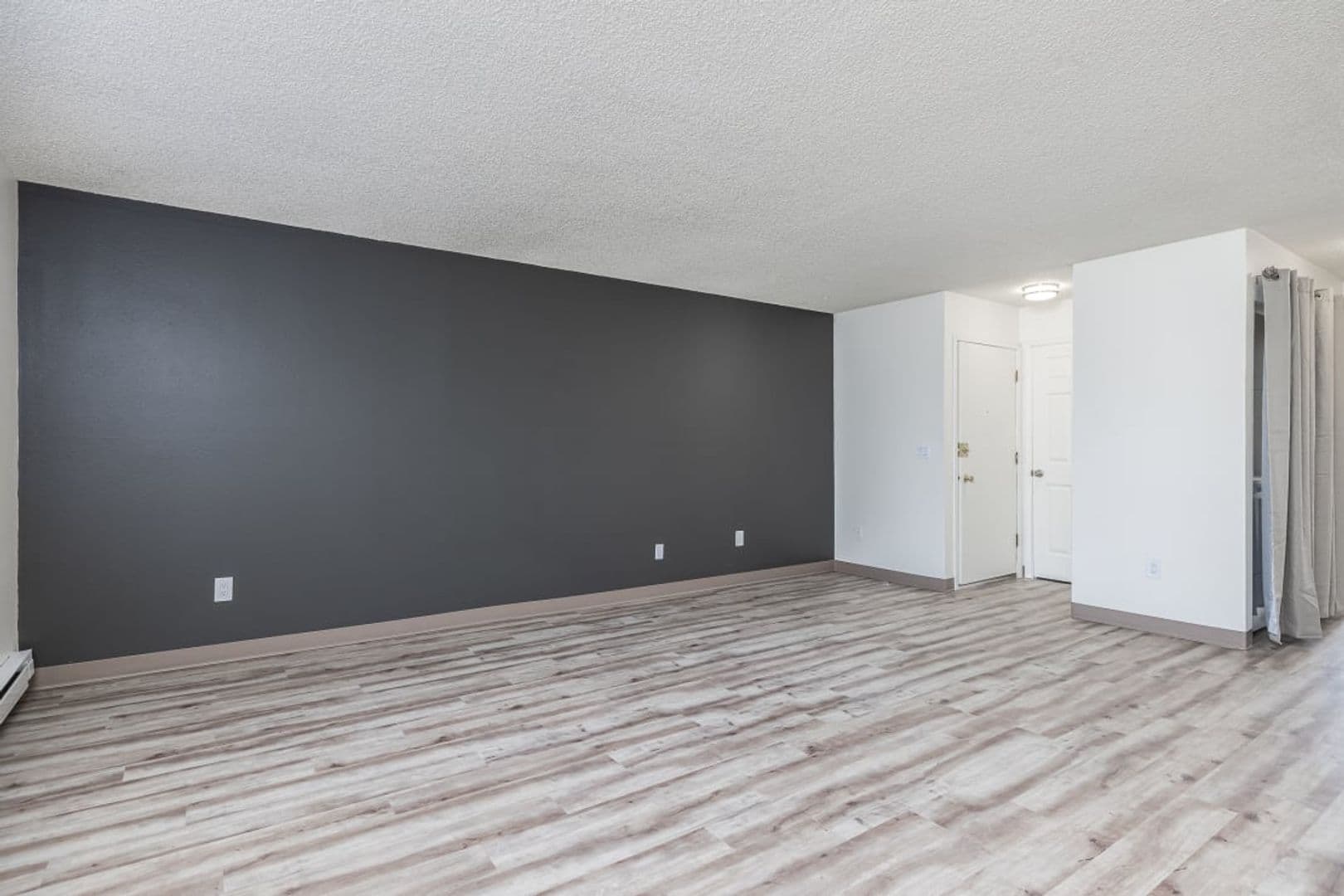Hood Manor Apartments 2 of 18