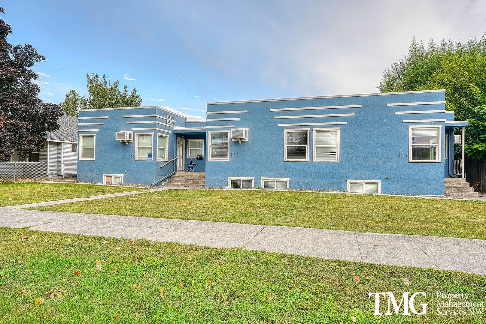 1 MONTH FREE ON A 12 MONTH LEASE! AFFORDABLE 3 BEDROOM, FULLY REMODELED! 2 of 25