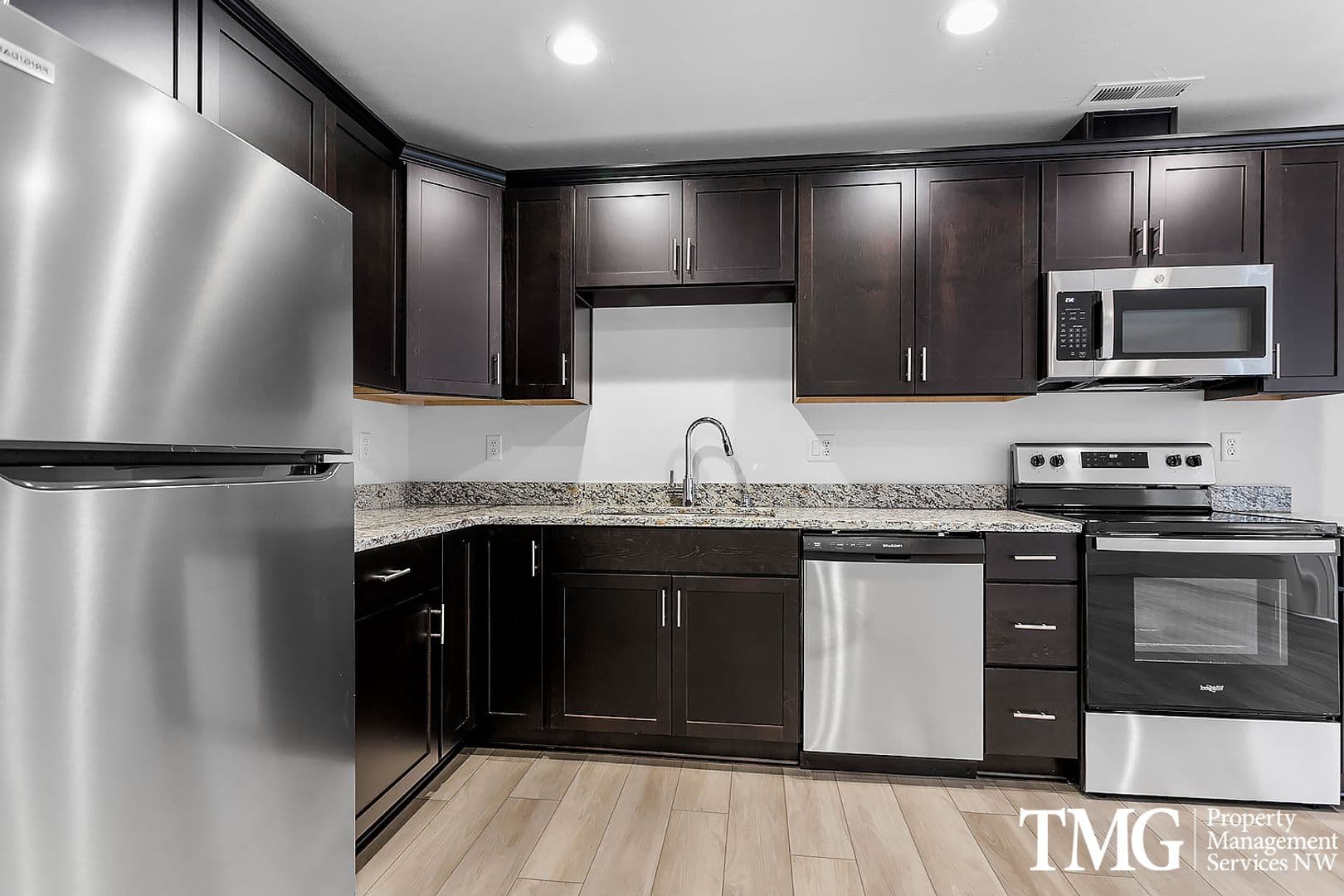 1 MONTH FREE ON A 12 MONTH LEASE! 39 of 59