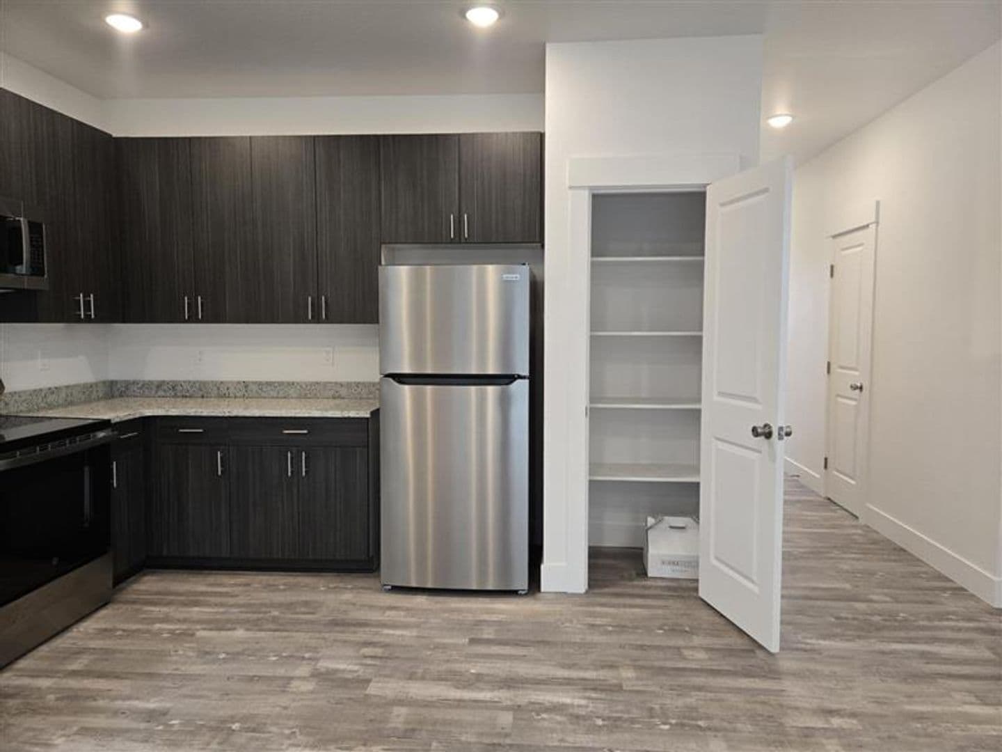 1 month FREE! BRAND NEW Townhome in the Desirable Southridge Area! 10 of 29