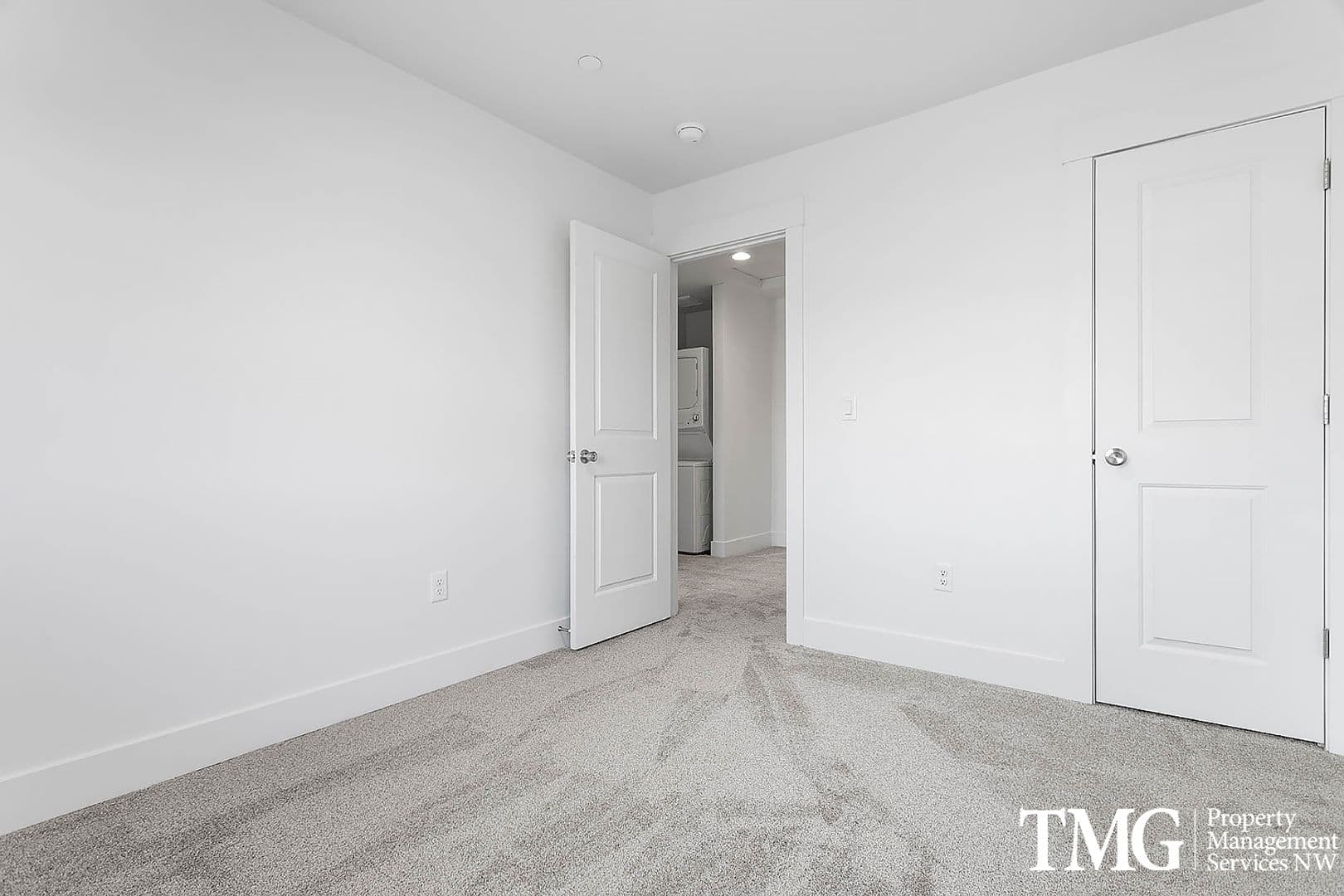 1 MONTH FREE ON A 12 MONTH LEASE! 52 of 59