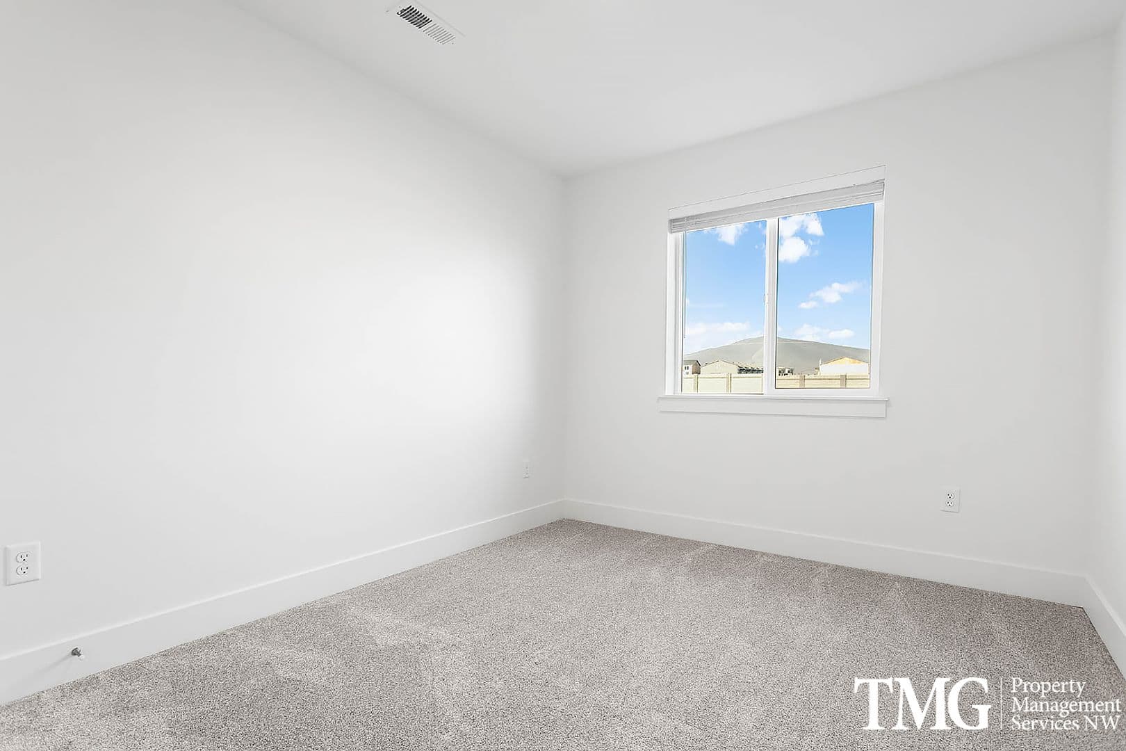 1 MONTH FREE ON A 12 MONTH LEASE! 51 of 59
