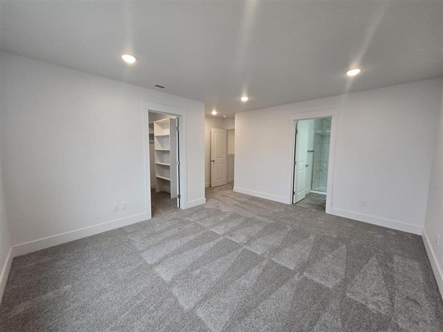 1 month FREE! BRAND NEW Townhome in the Desirable Southridge Area! 16 of 29