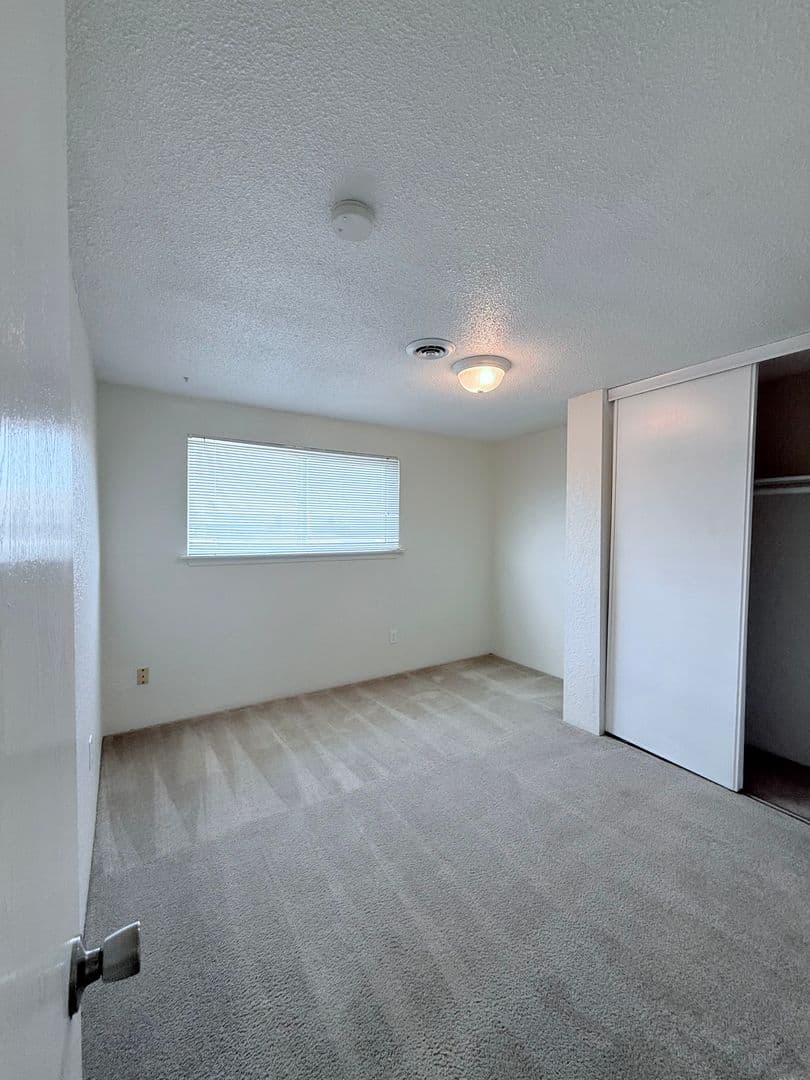 Amberbrook Townhomes 4 of 12