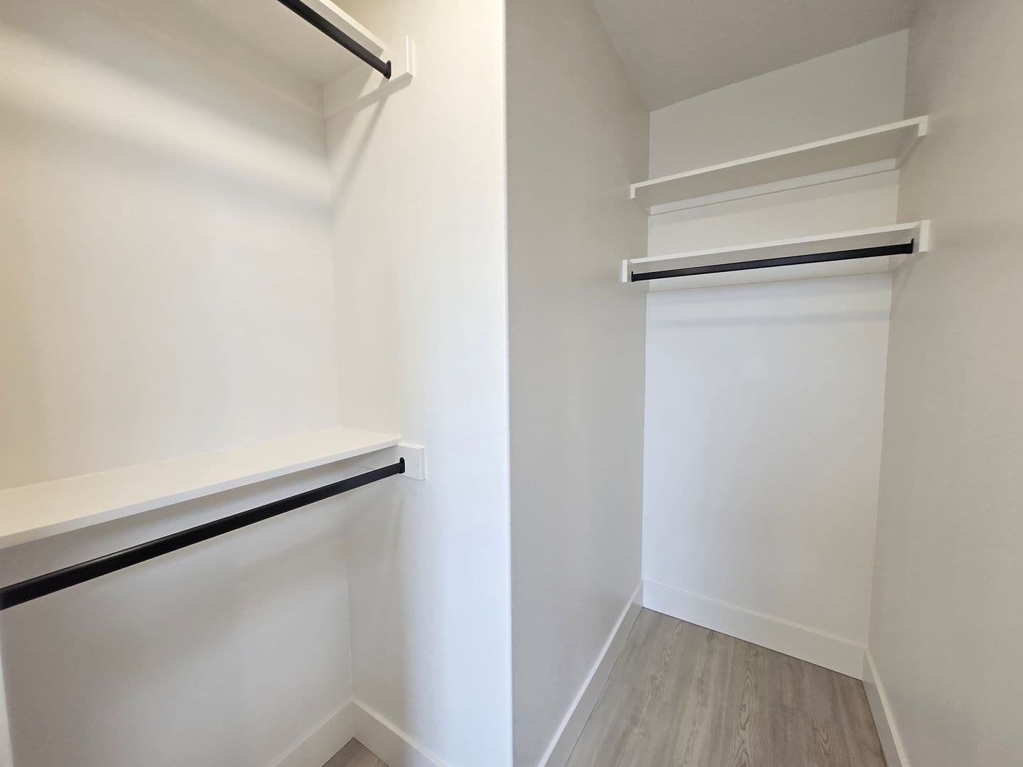 $1,000 OFF FIRST MONTH'S RENT!! 13 of 16