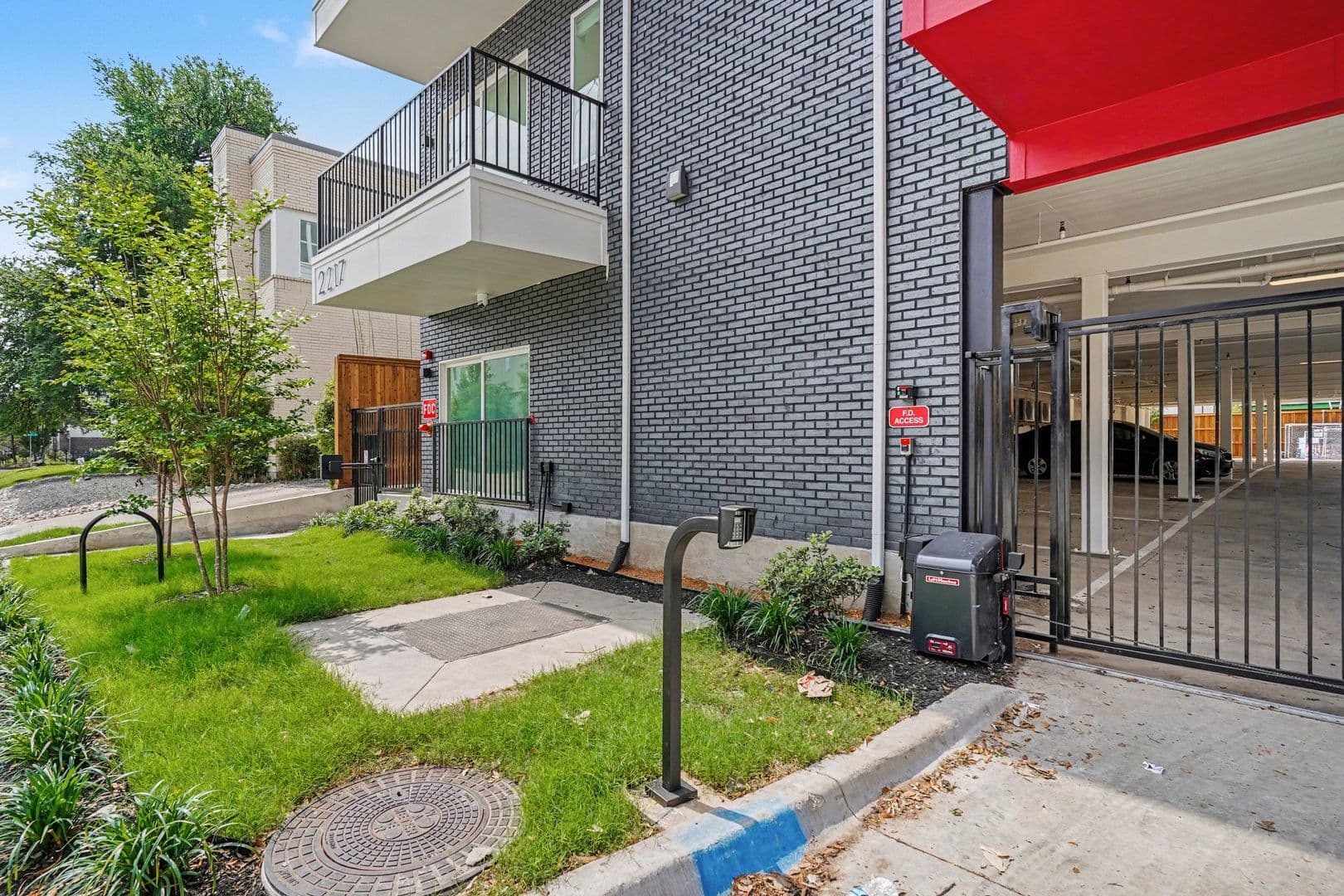 2217 N Fitzhugh Avenue #101 33 of 44