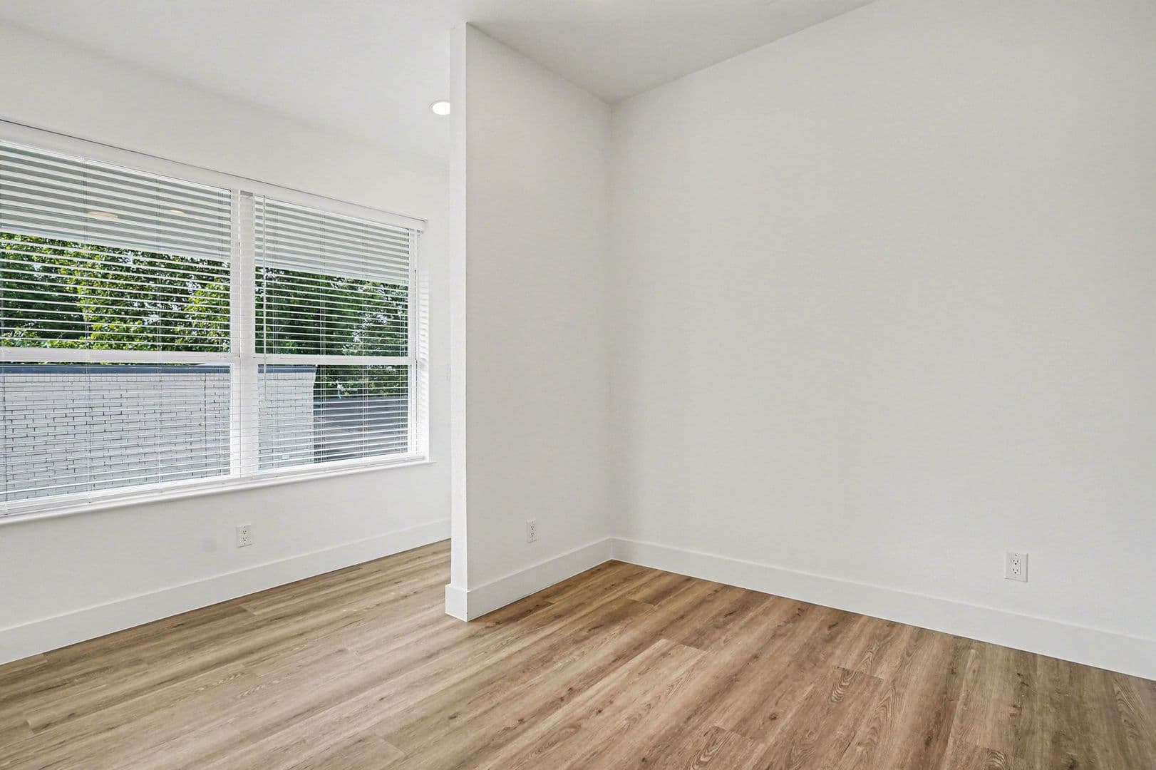 2217 N Fitzhugh Avenue #101 27 of 44
