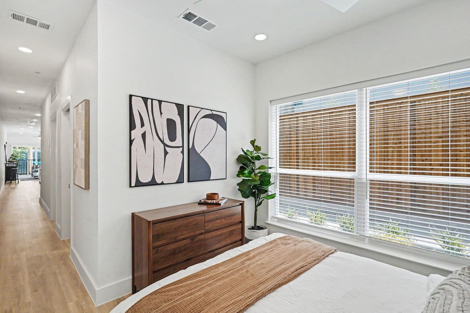 2217 N Fitzhugh Avenue #101 27 of 55