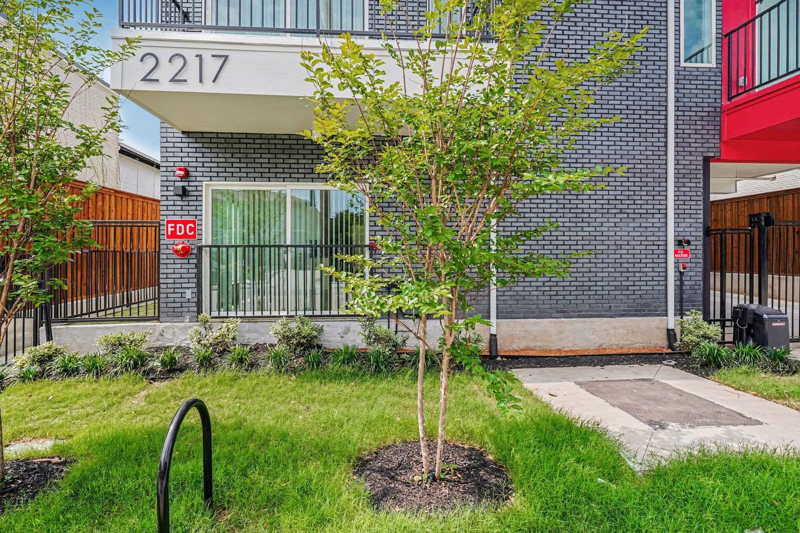 2217 N Fitzhugh Avenue #101 39 of 44