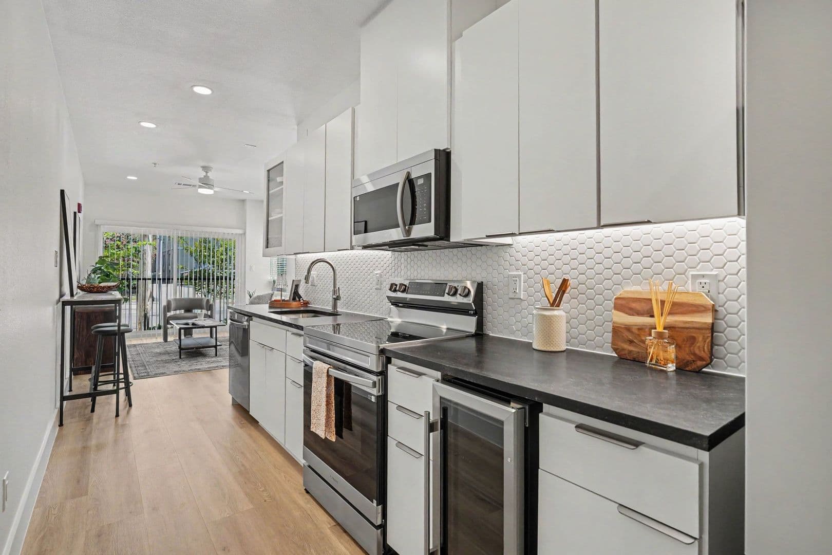 2217 N Fitzhugh Avenue #101 19 of 55