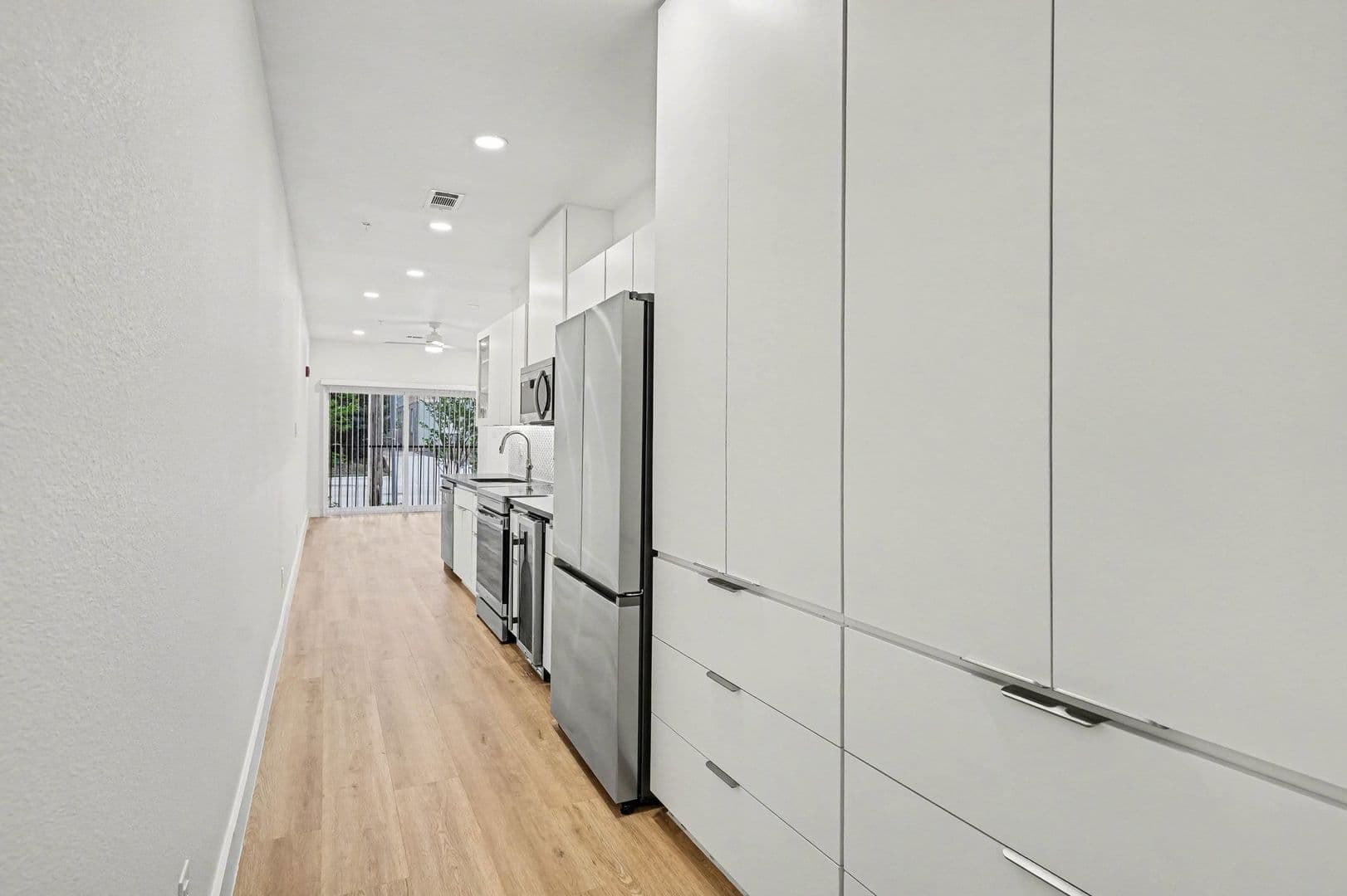 2217 N Fitzhugh Avenue #101 29 of 55