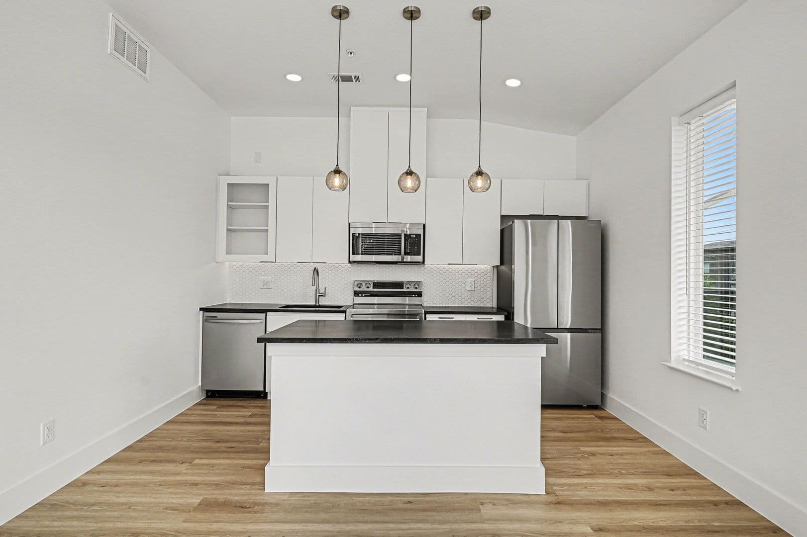 2217 N Fitzhugh Avenue #101 24 of 44