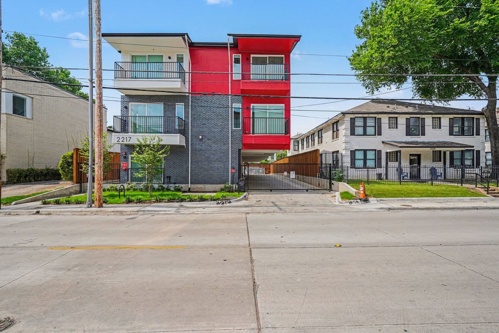 2217 N Fitzhugh Avenue #101 2 of 44