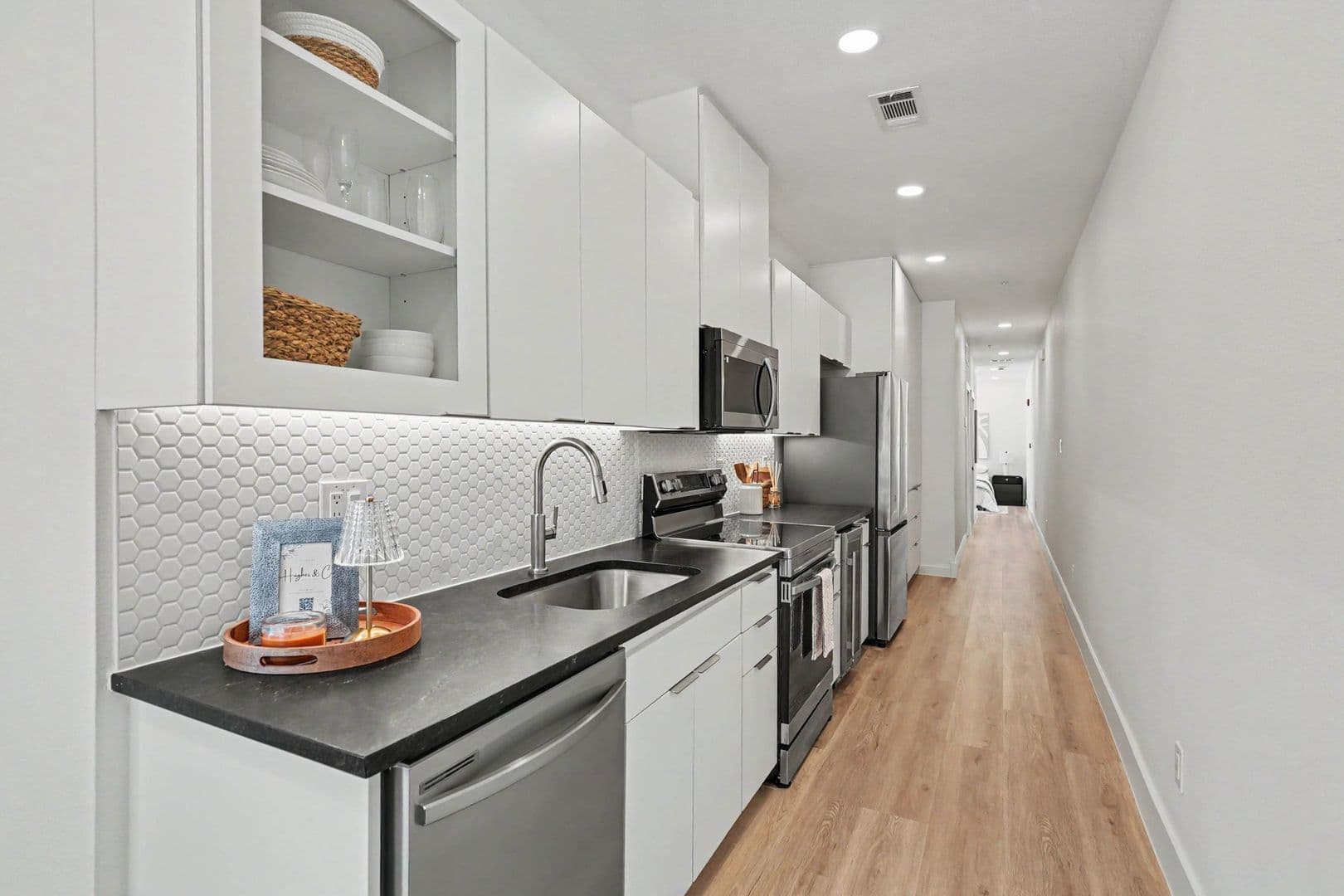 2217 N Fitzhugh Avenue #101 16 of 55