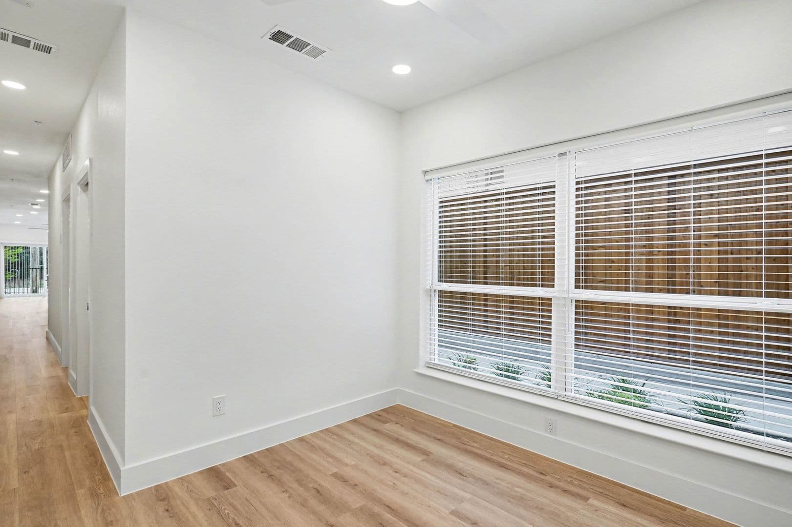 2217 N Fitzhugh Avenue #101 36 of 55