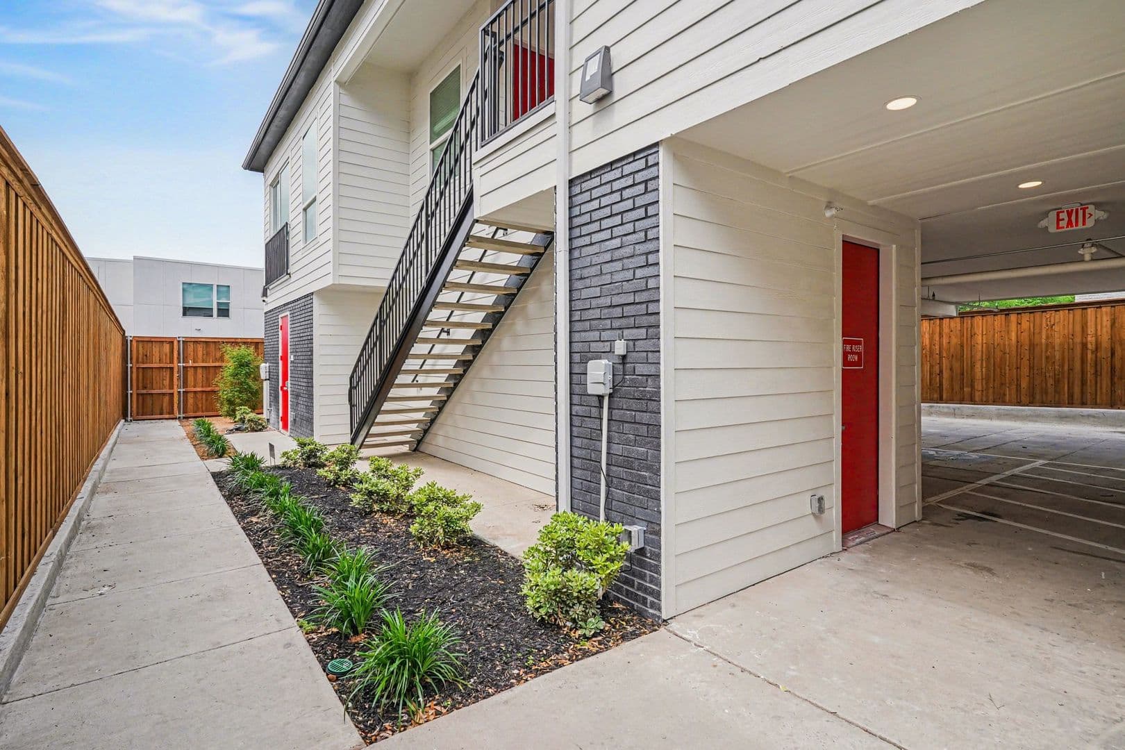 2217 N Fitzhugh Avenue #101 4 of 44