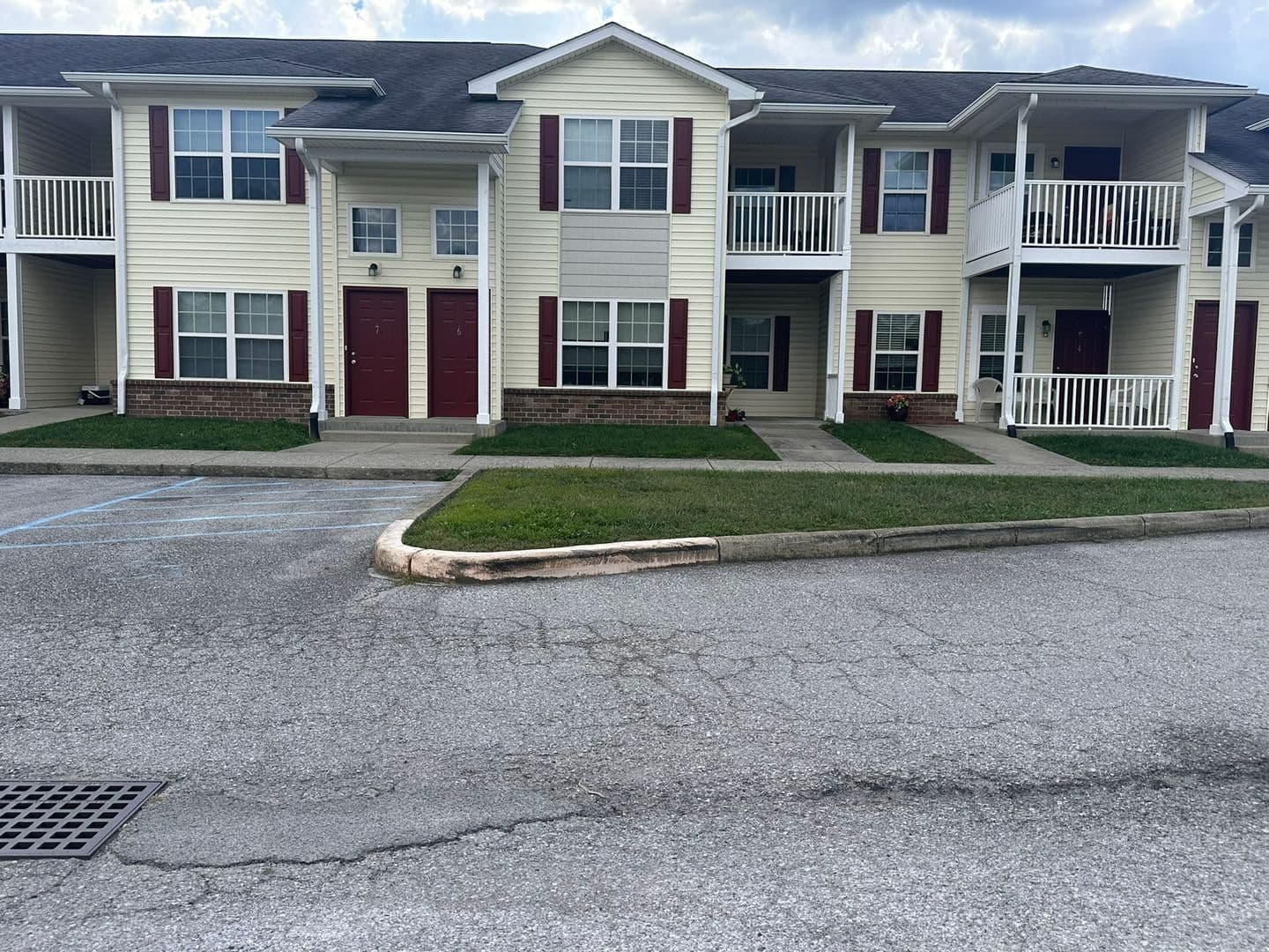 Trafalgar Pointe Apartments 1 of 10