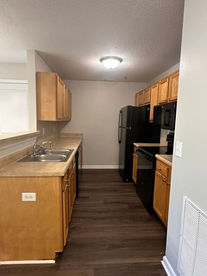 Trafalgar Pointe Apartments 7 of 27
