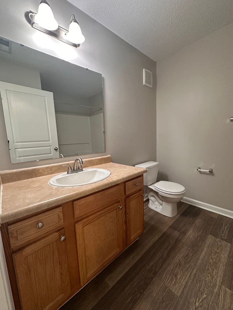Trafalgar Pointe Apartments 16 of 27