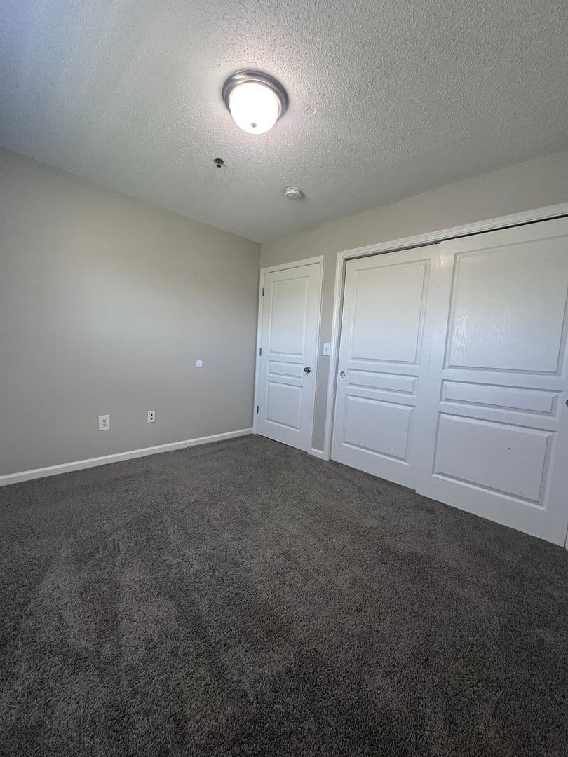 Trafalgar Pointe Apartments 5 of 14
