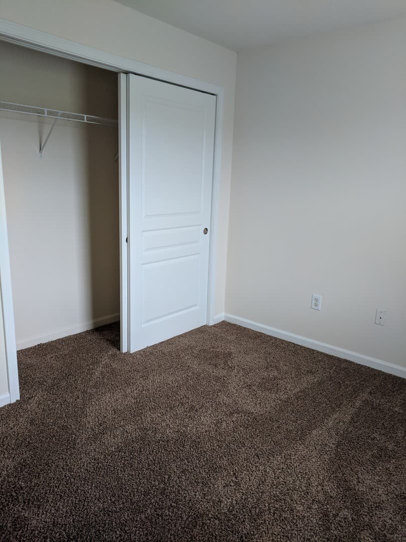 Trafalgar Pointe Apartments 6 of 8