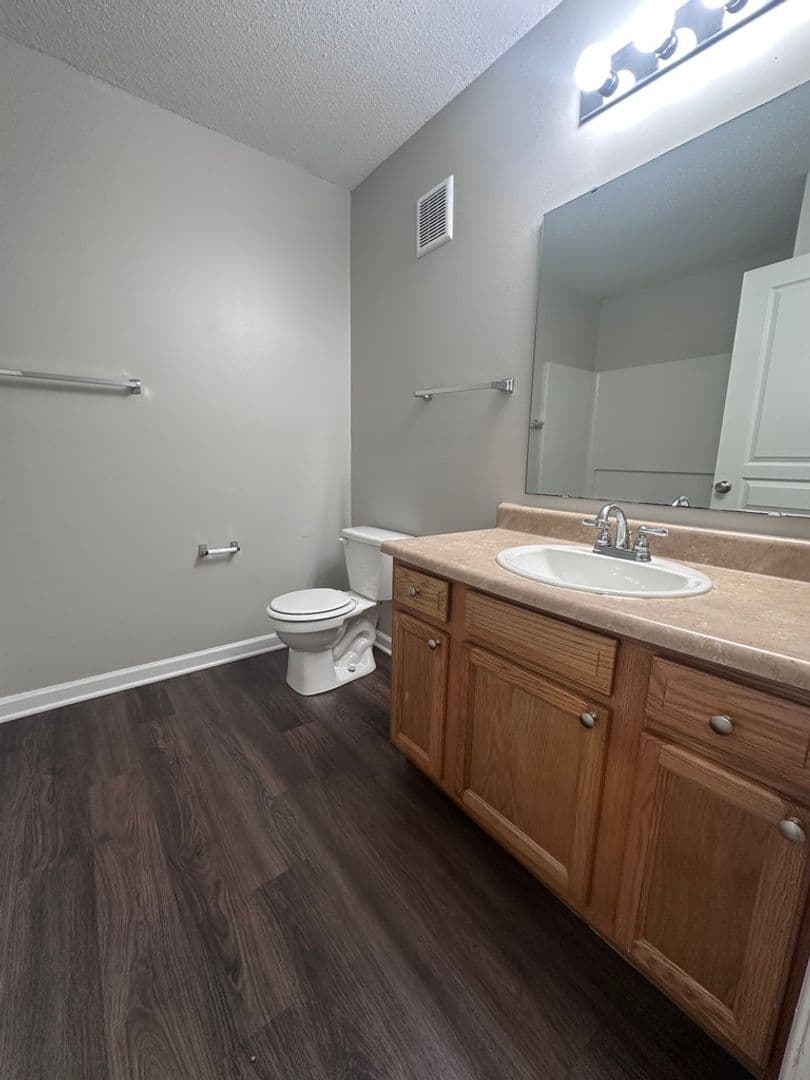 Trafalgar Pointe Apartments 6 of 10