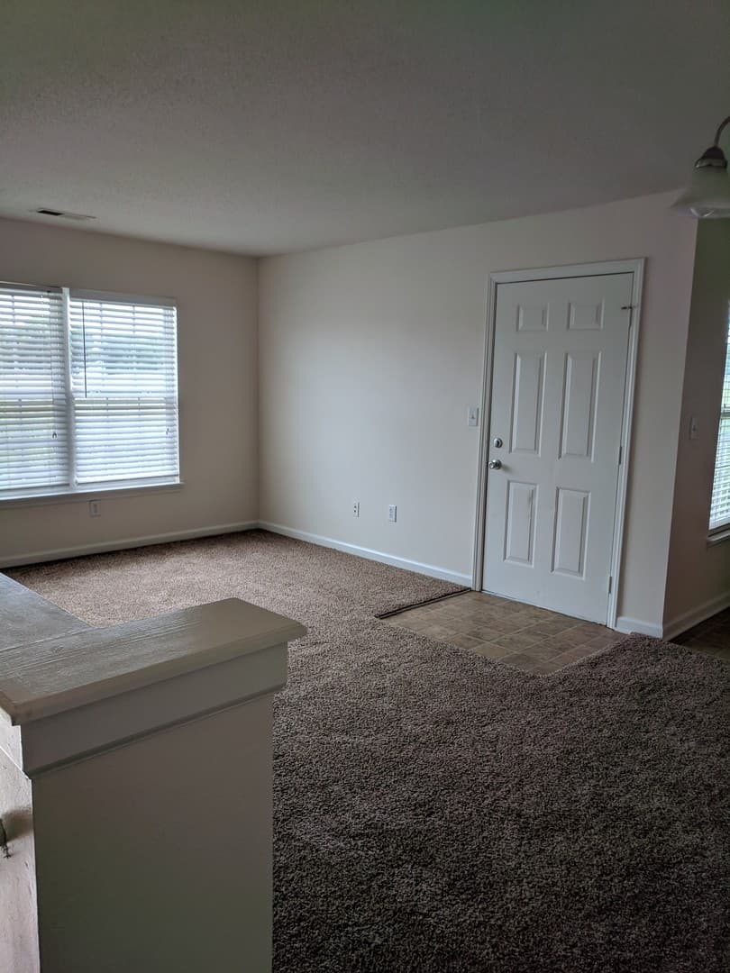 Trafalgar Pointe Apartments 4 of 8