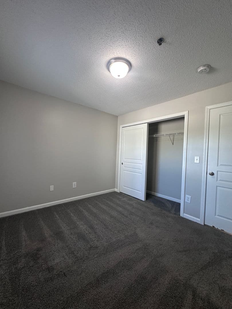 Trafalgar Pointe Apartments 6 of 14