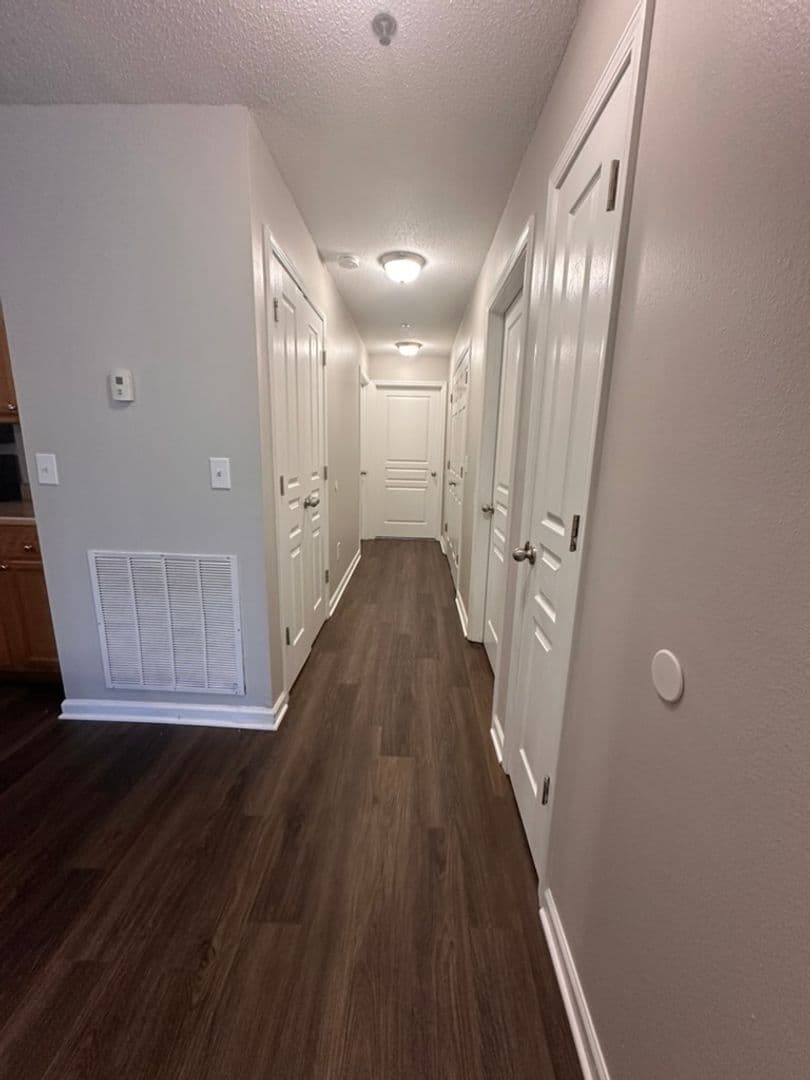 Trafalgar Pointe Apartments 10 of 27