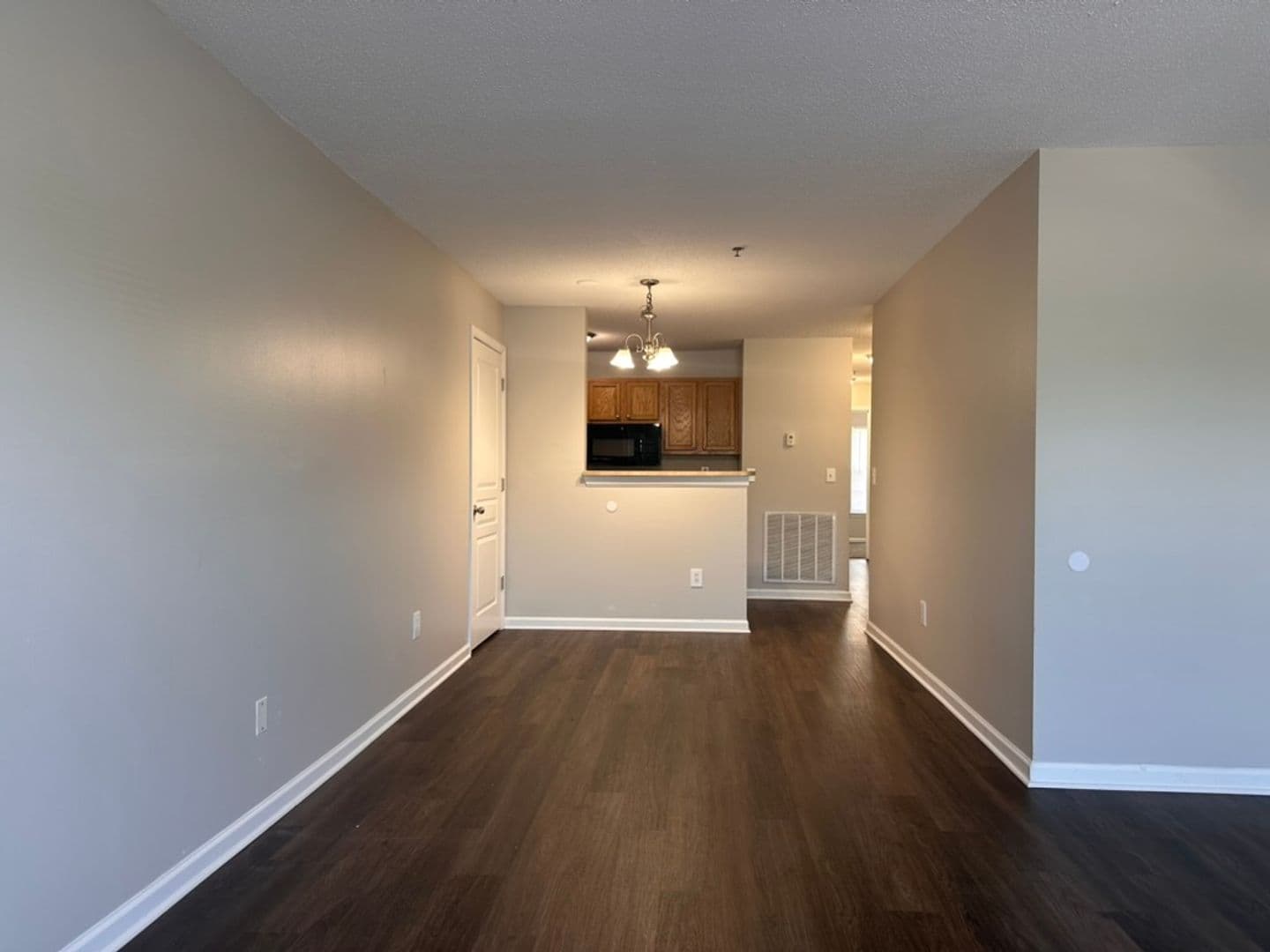 Trafalgar Pointe Apartments 6 of 27