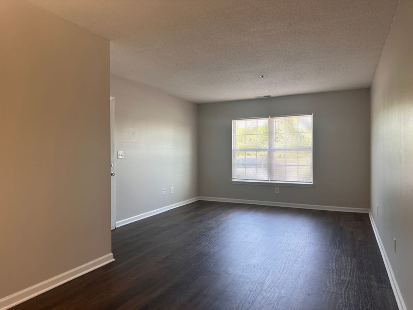 Trafalgar Pointe Apartments 4 of 27