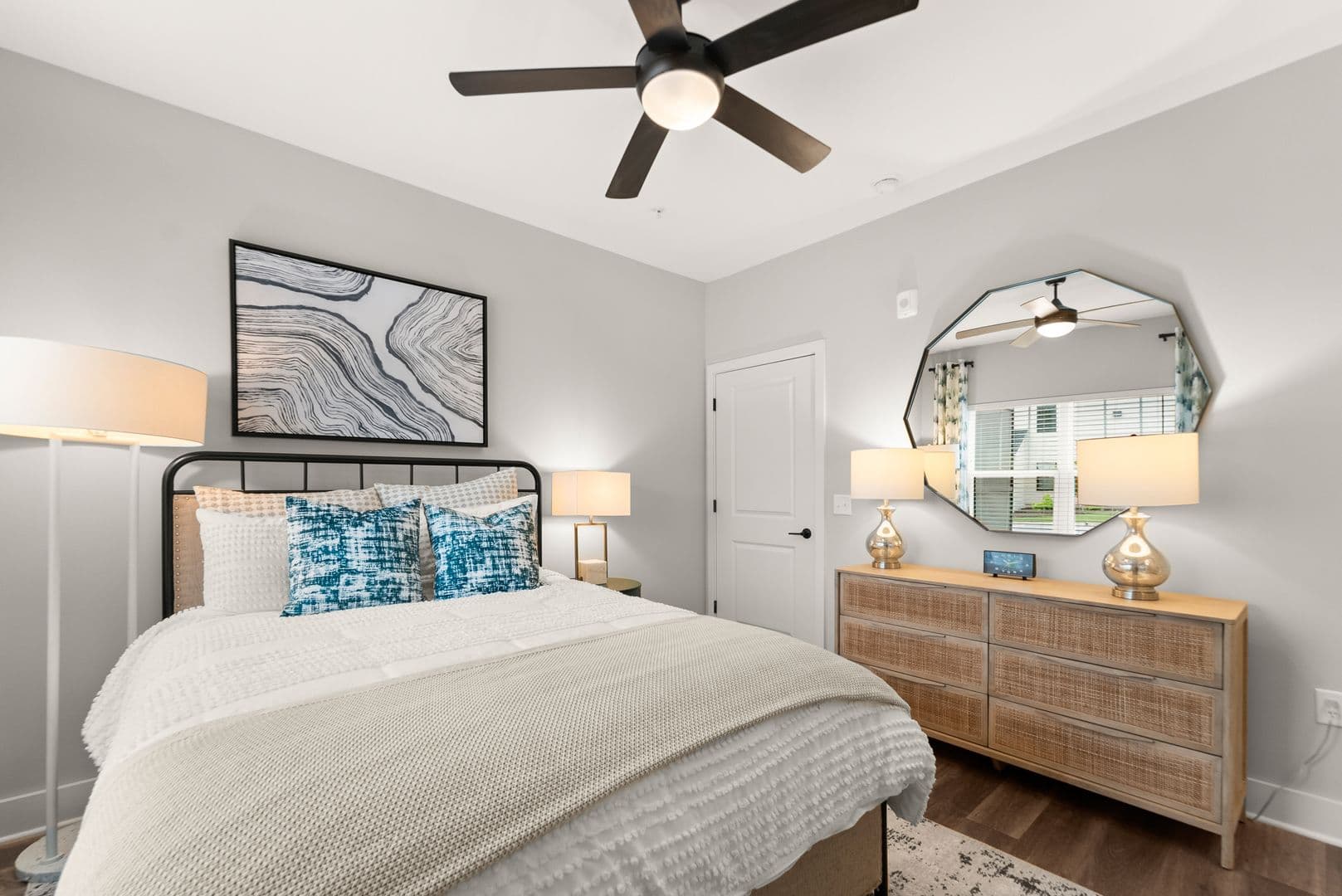 Treesort Luxury Living 11 of 26