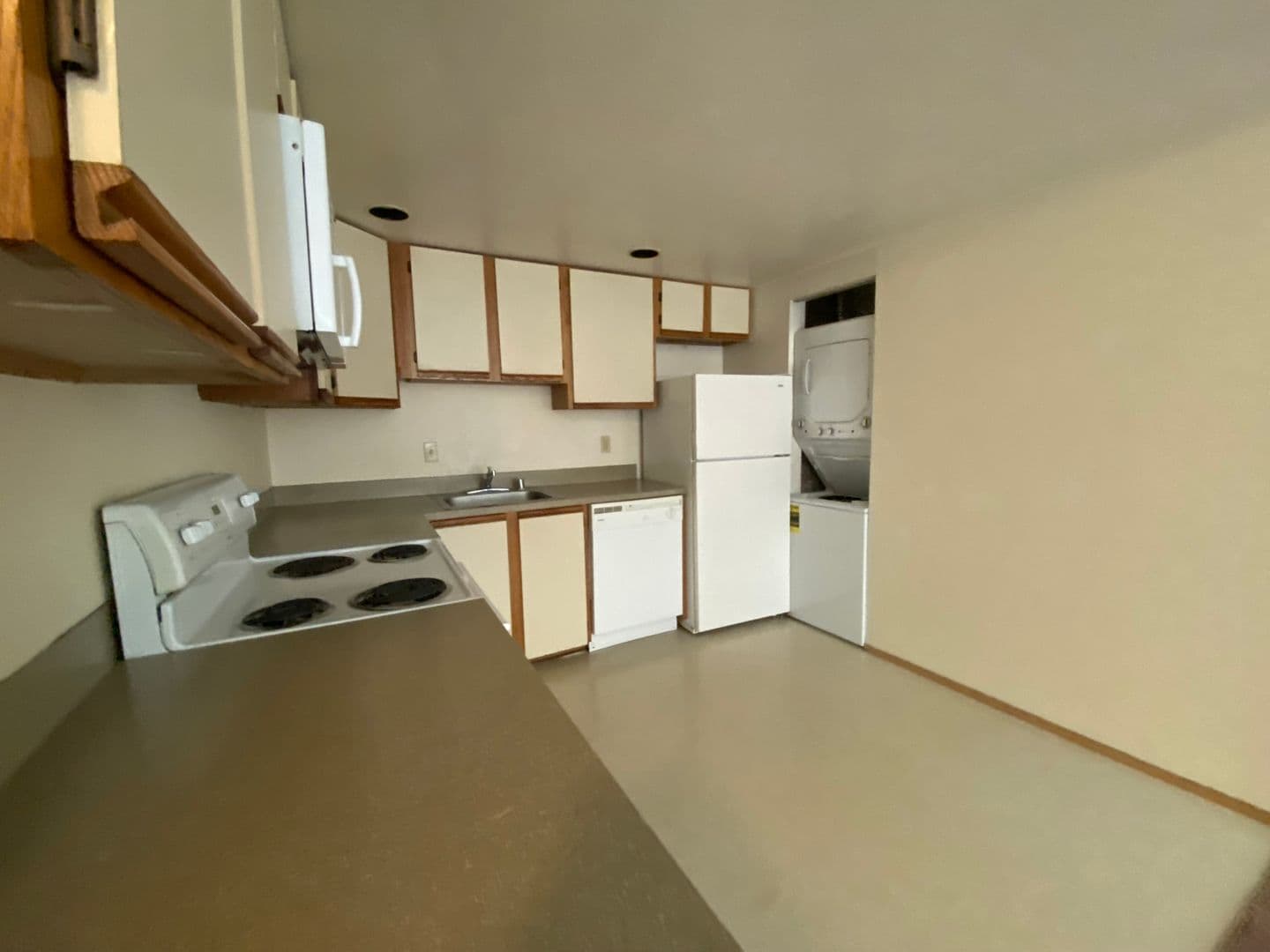 University Court Apartments 9 of 24