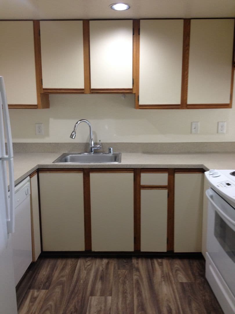 University Court Apartments 4 of 11