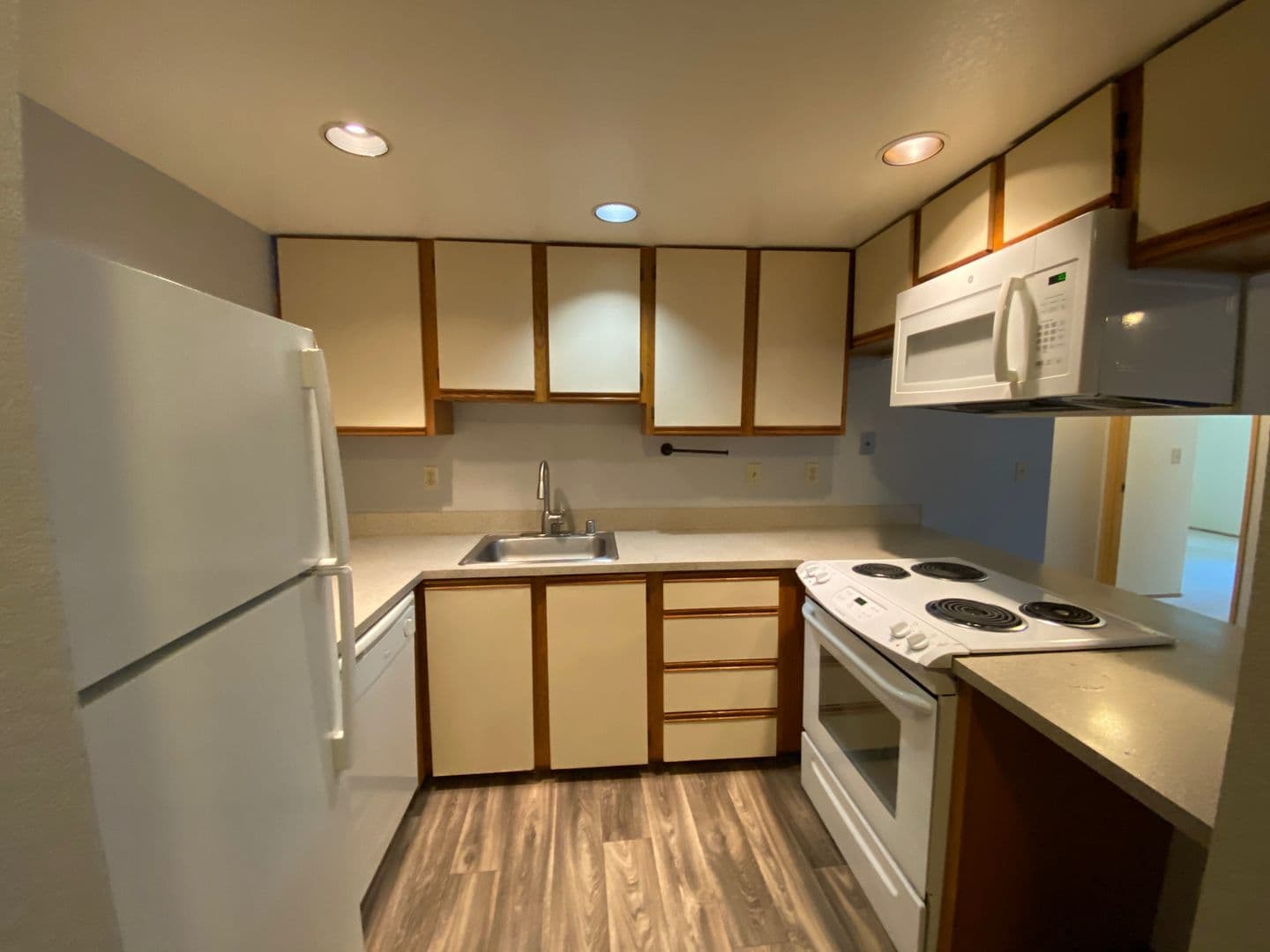 University Court Apartments 3 of 16