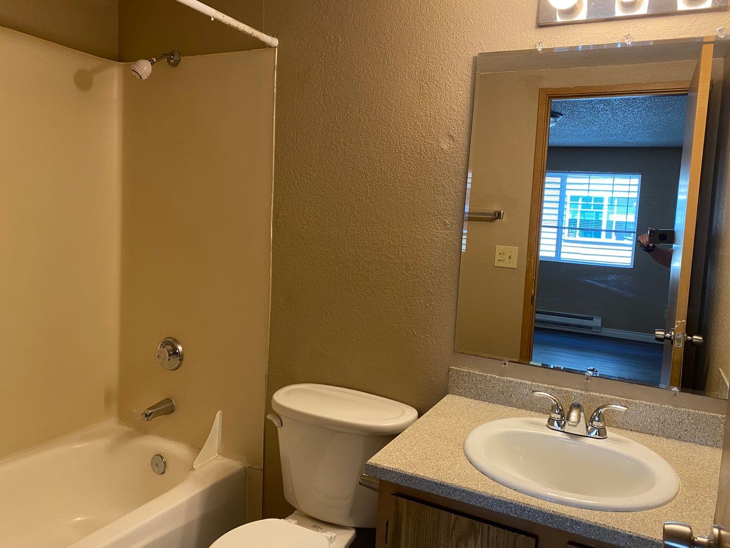 Westwood Apartments 28 of 29