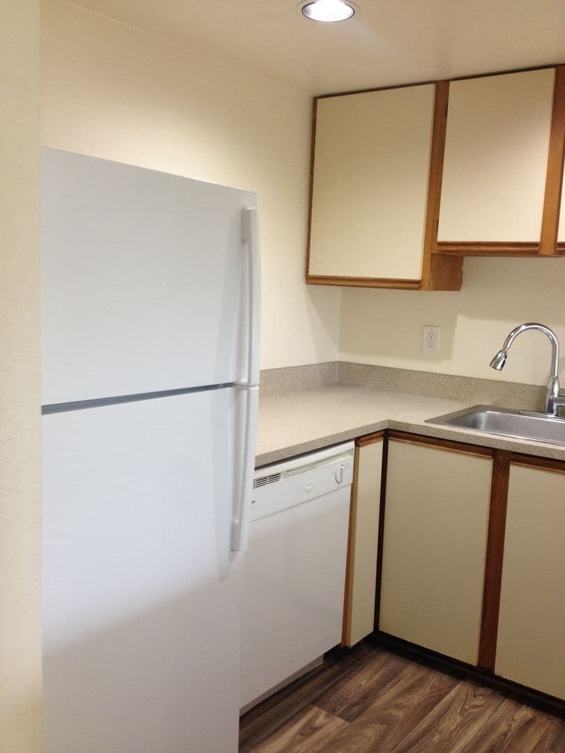 University Court Apartments 3 of 11