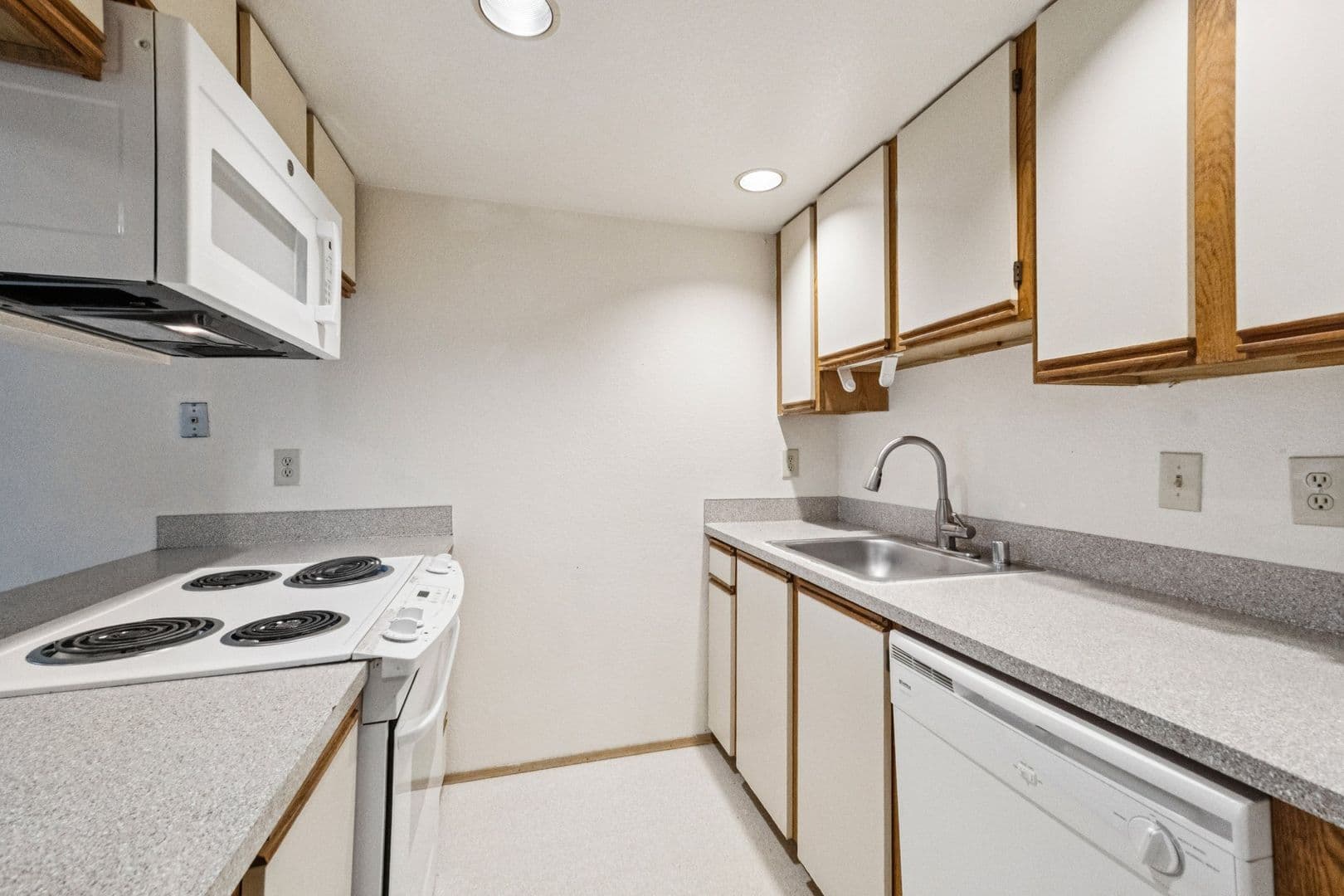 University Court Apartments 6 of 13
