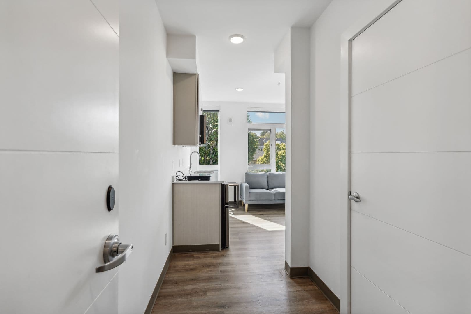 PM - Fifty-Two Apartments 7 of 20
