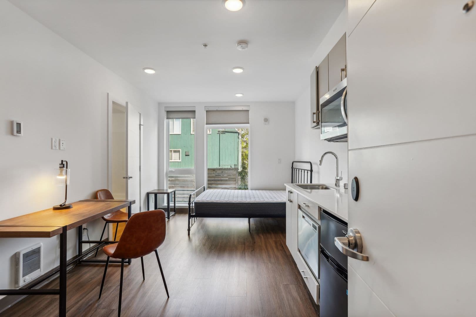 PM - Fifty-Two Apartments 8 of 20